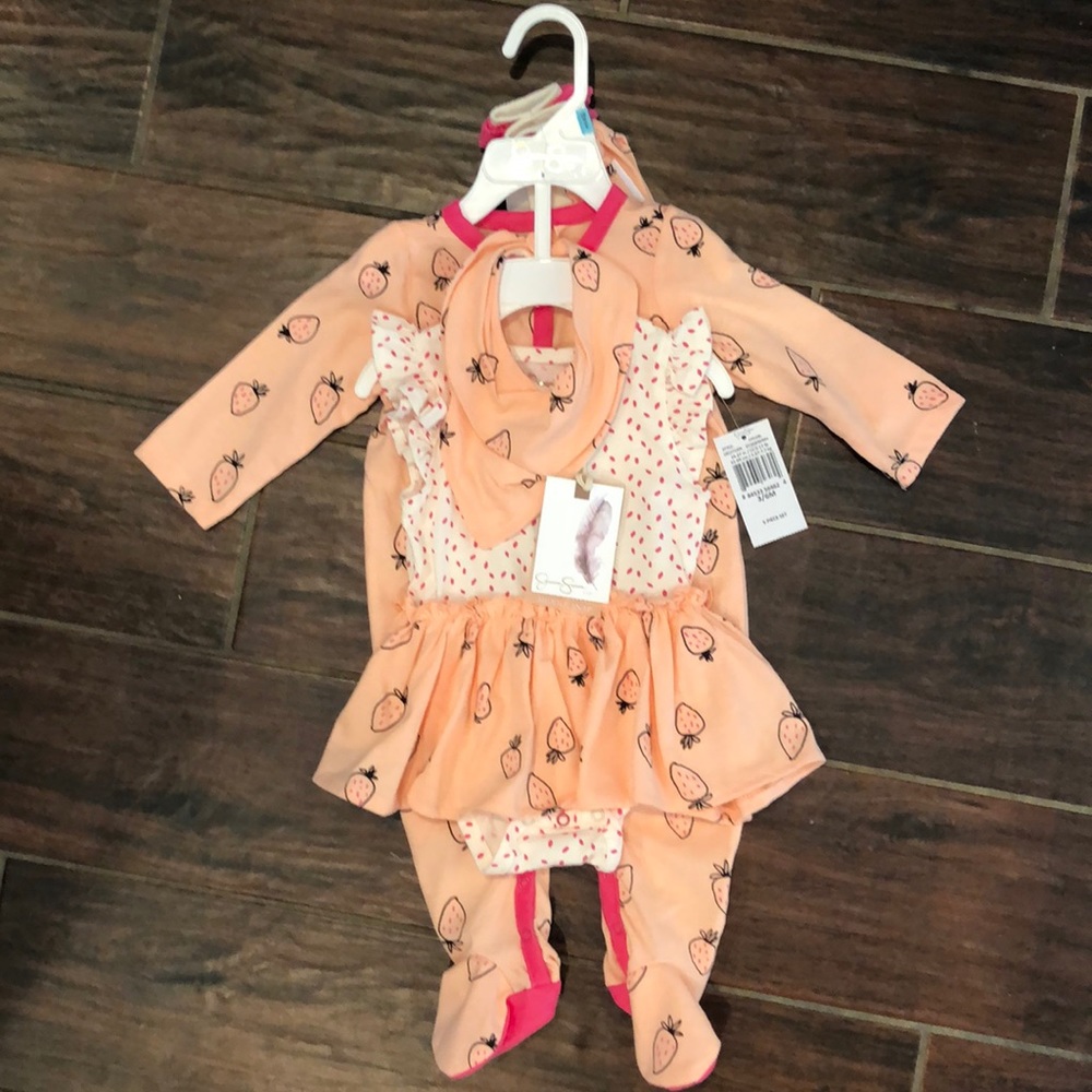 NWT Jessica Simpson set